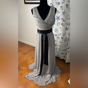 Va Va Voom Elegance Dress, multiple occasions NEW White:black polka dots Lined